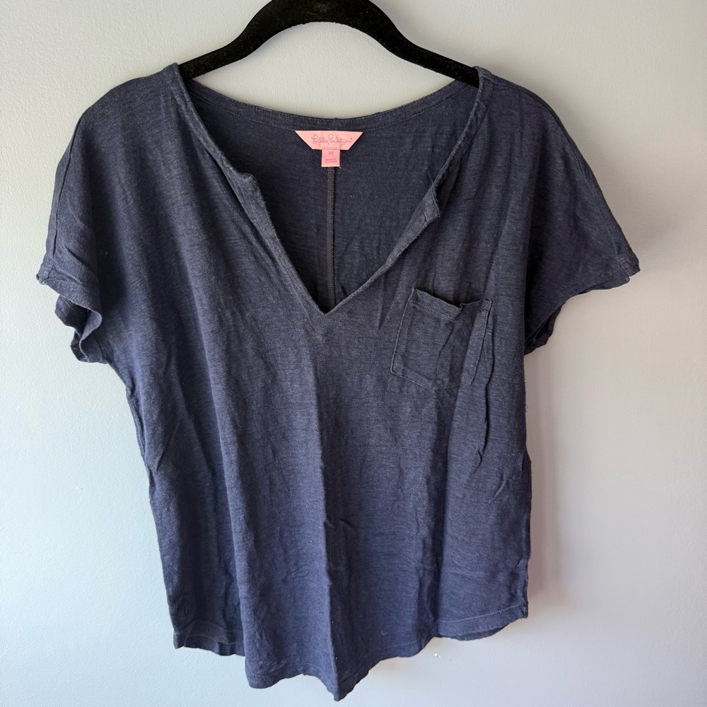 Lilly Pulitzer Navy Short Sleeve V-Neck Tee l Size XS